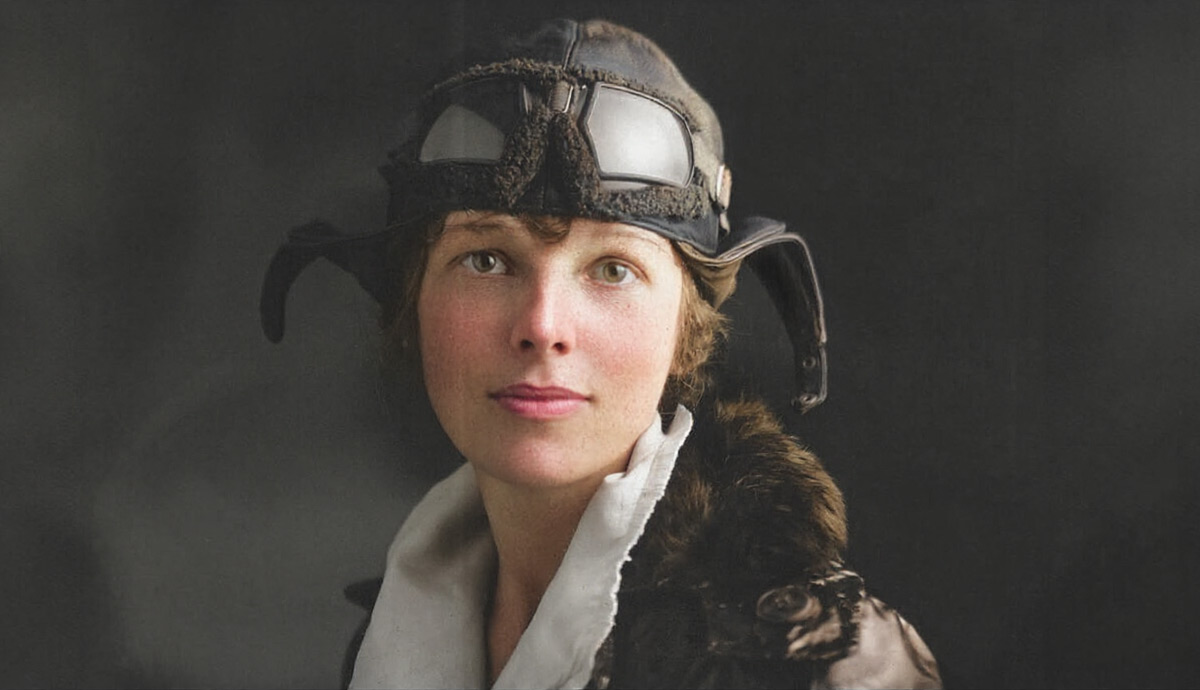amelia earhart in helmet photo
