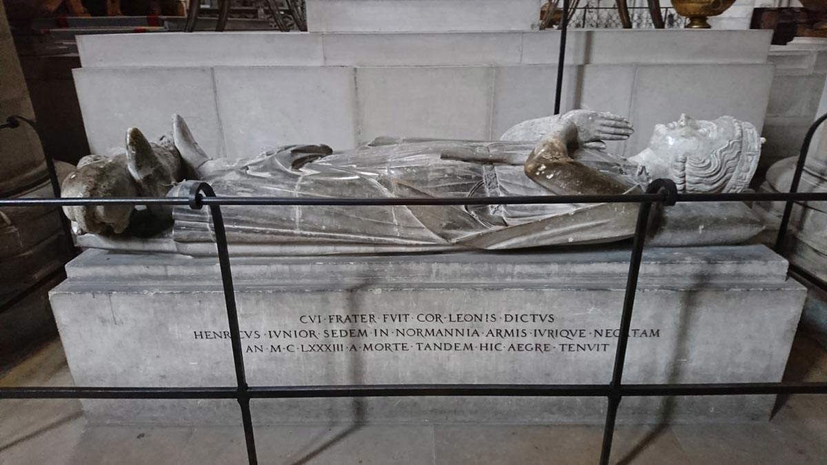 young king tomb