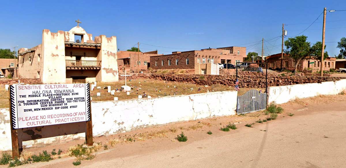 photo of the center of Zuni, New Mexico