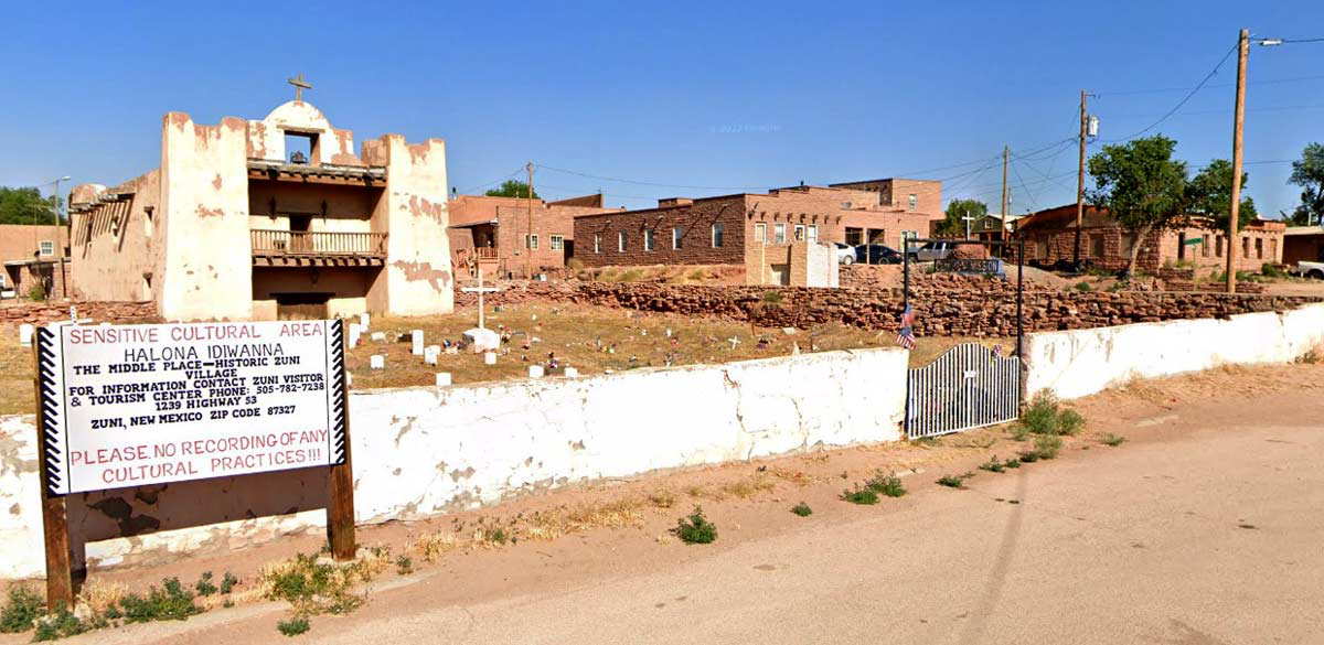 photo of the center of Zuni, New Mexico