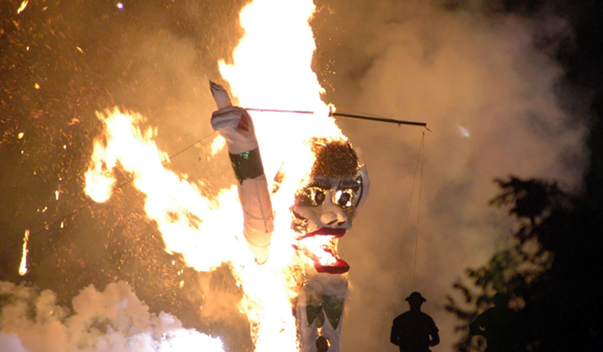 Zozobra burning 2005 photo