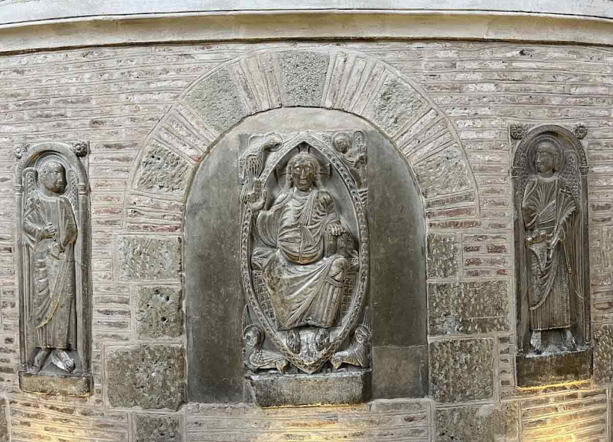 basilica saint sernin christ in majesty