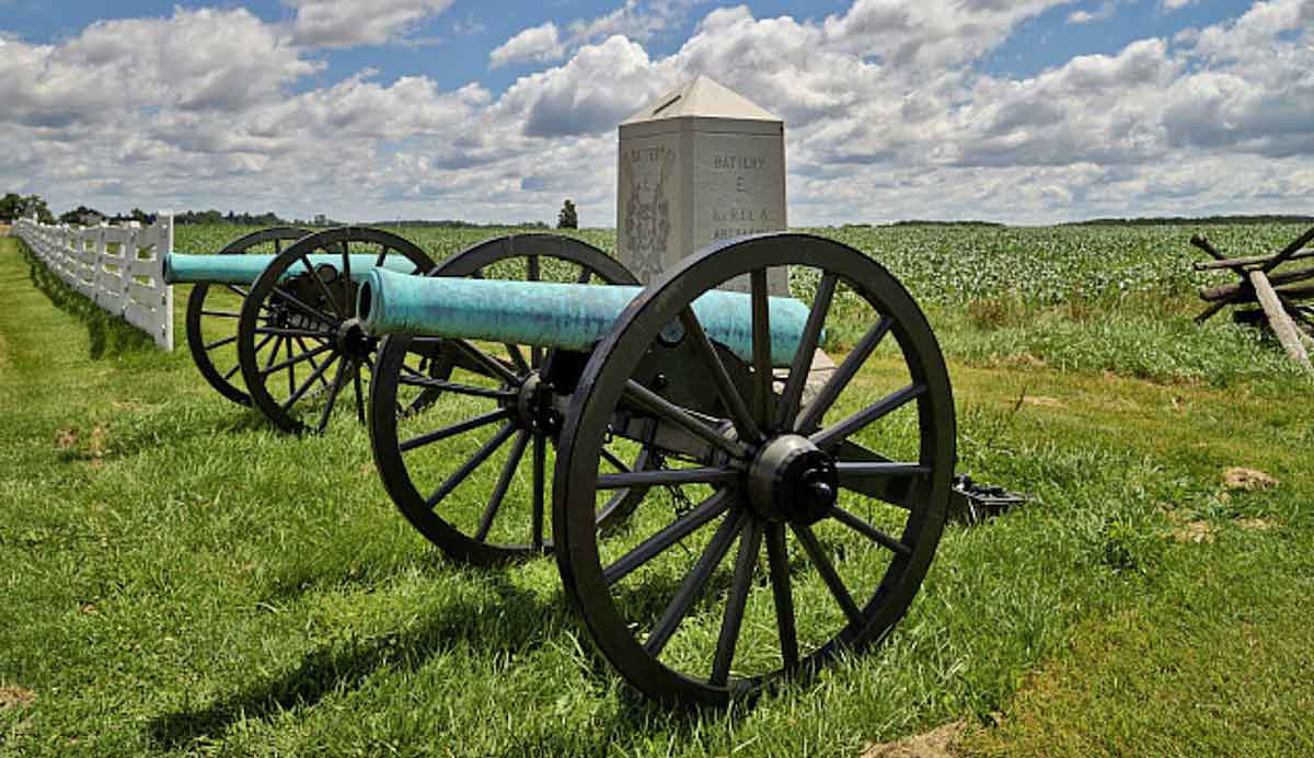cannon rhode island battery monument