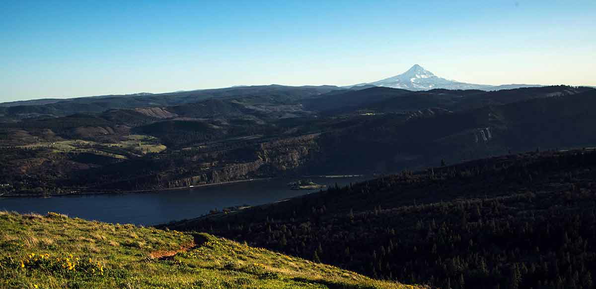 columbia river mountain