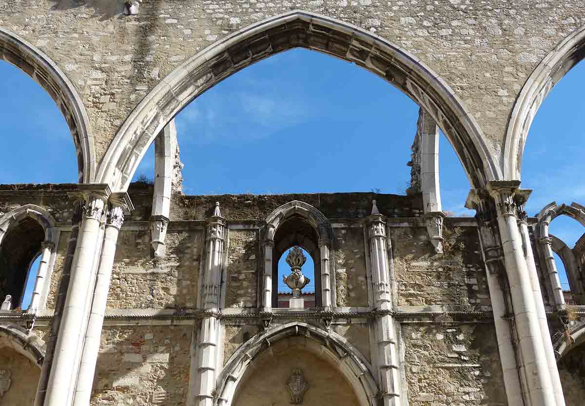 convento de carmo arch