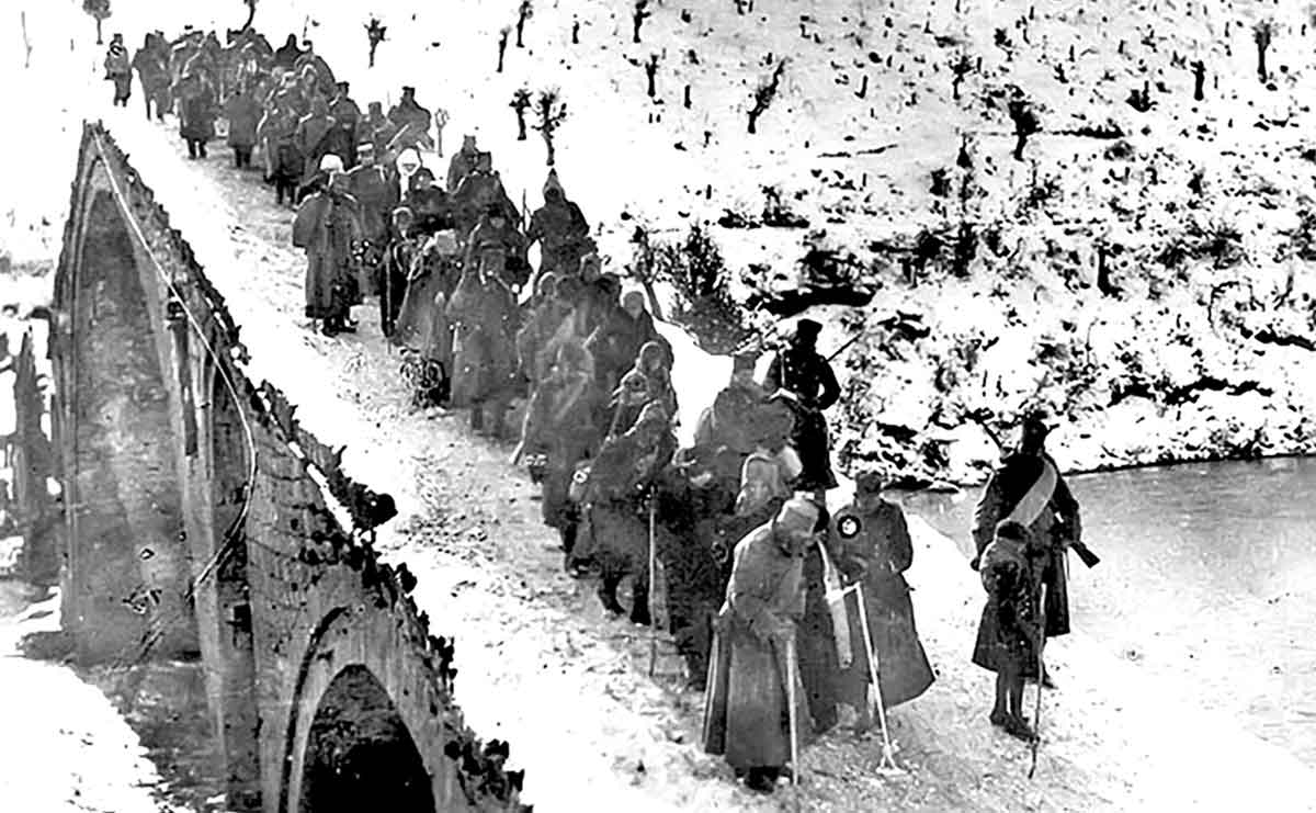 crossing viziers bridge 1915