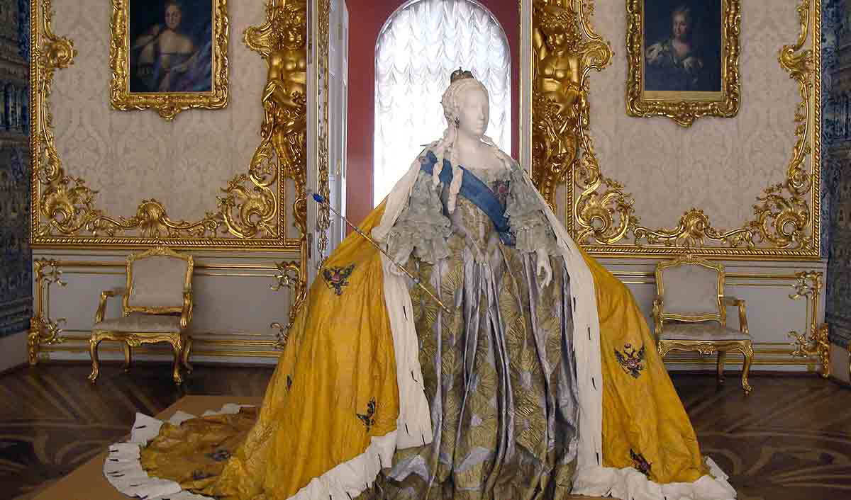 empress elizabeth dress catherine palace