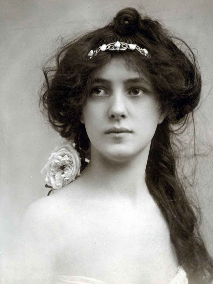 evelyn nesbit with rose