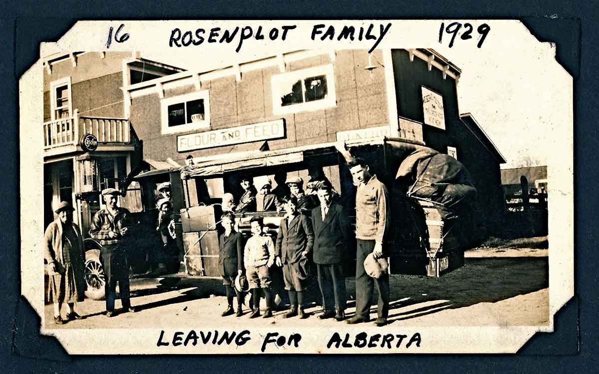 family migrating during depression