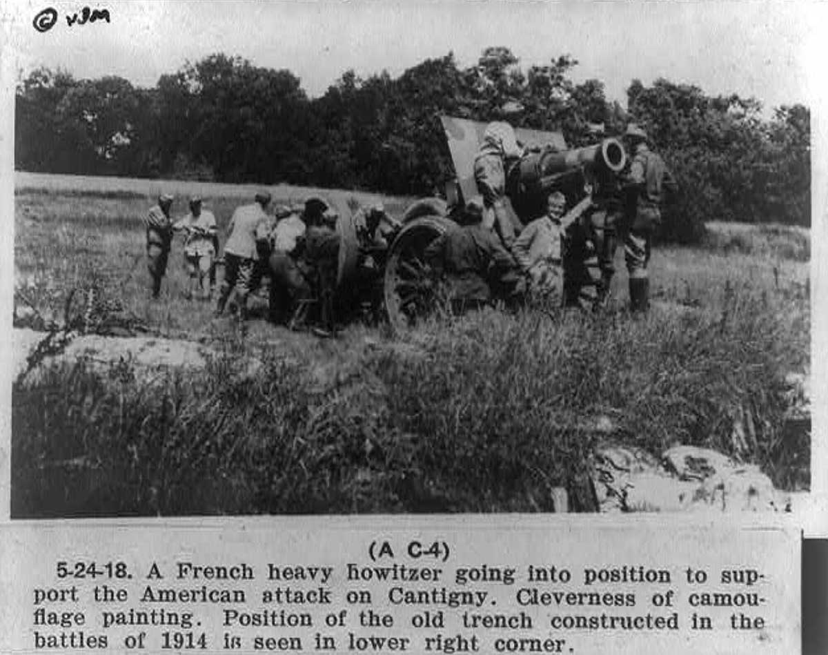 french howitzer emplacing cantigny