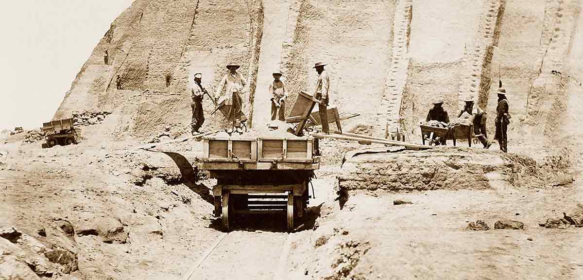guano mining peru
