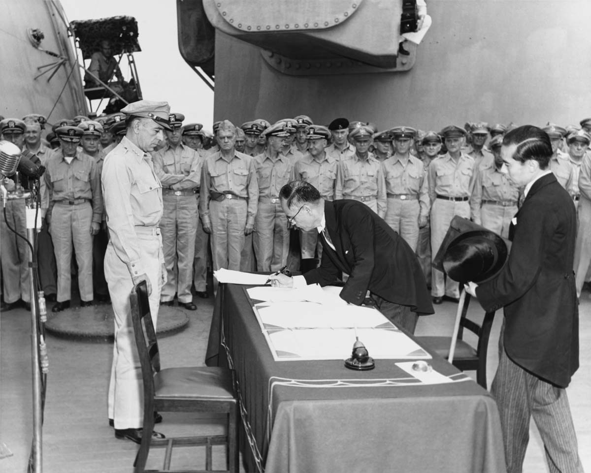 japan surrenders wwii 1945
