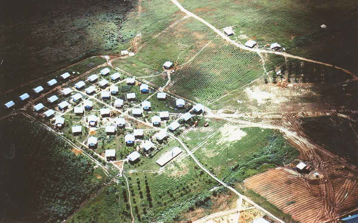 jonestown compound jim jones
