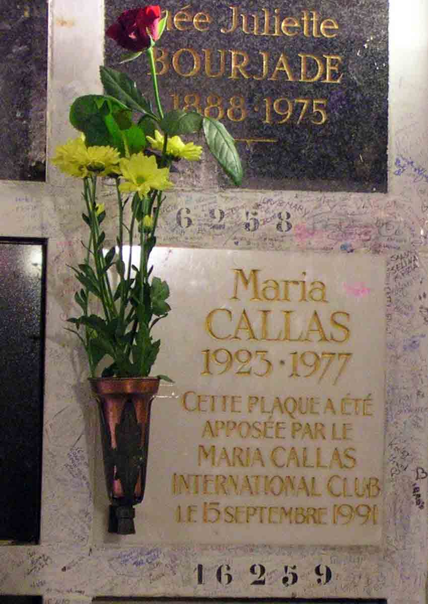 maria callas grave père lachaise cemetery paris