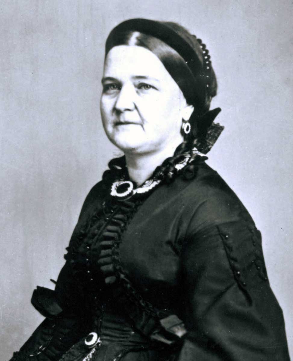 mary todd lincoln dressed in black