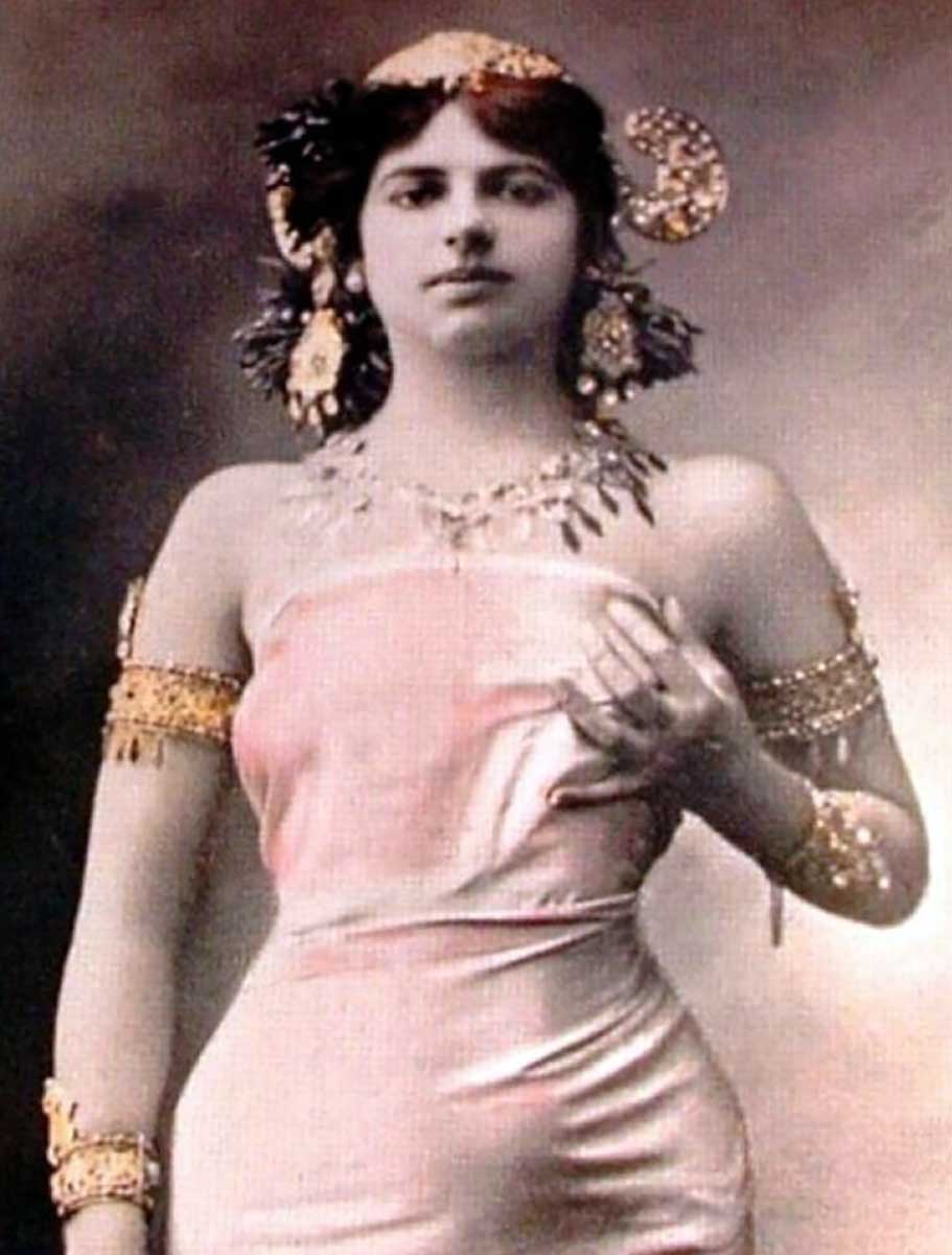 mata hari temple dancer