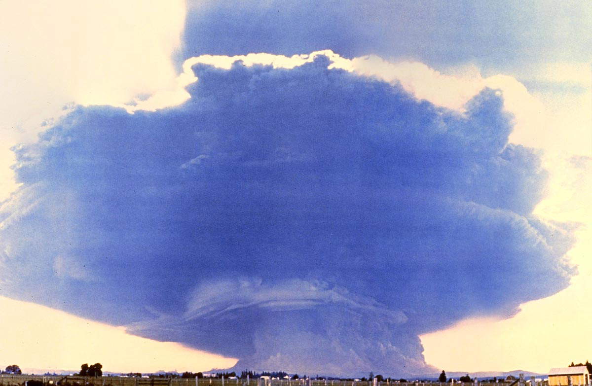 mushroom cloud mount st helens