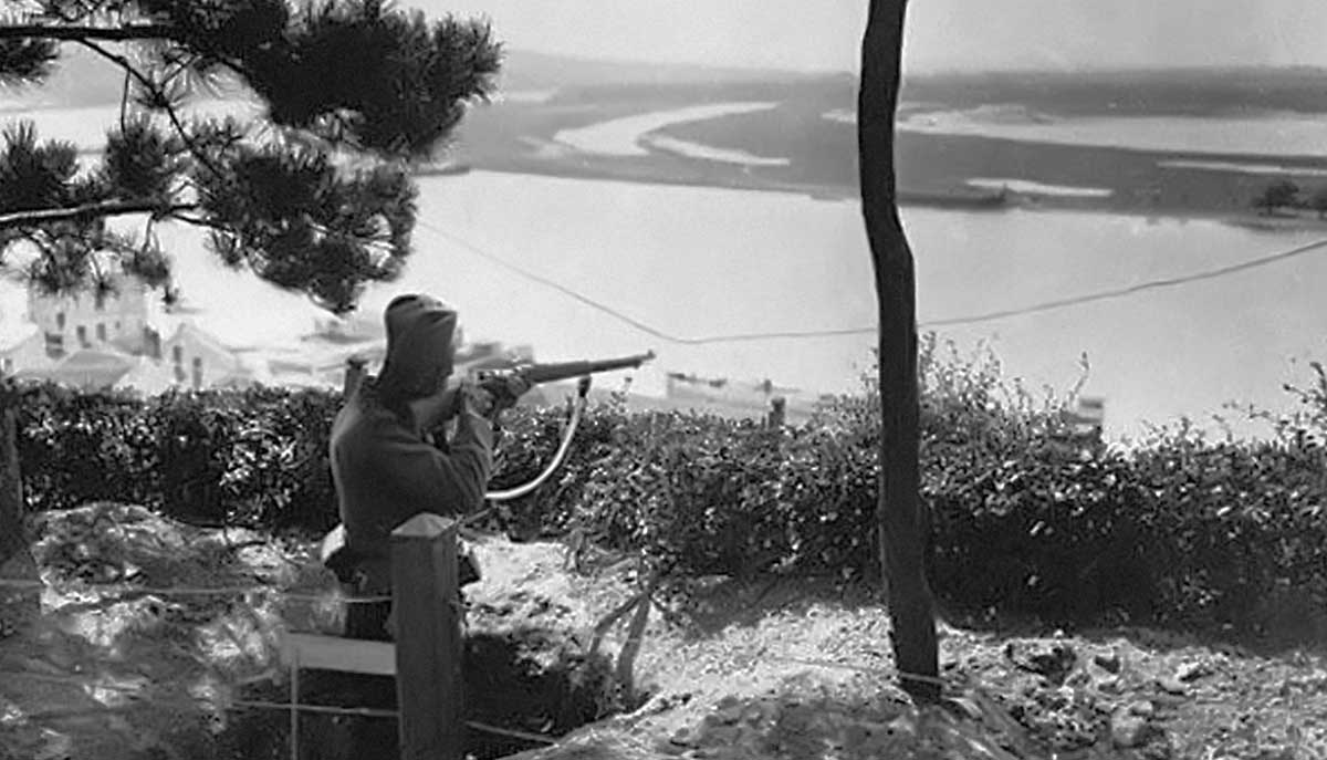 serbian soldier sava river