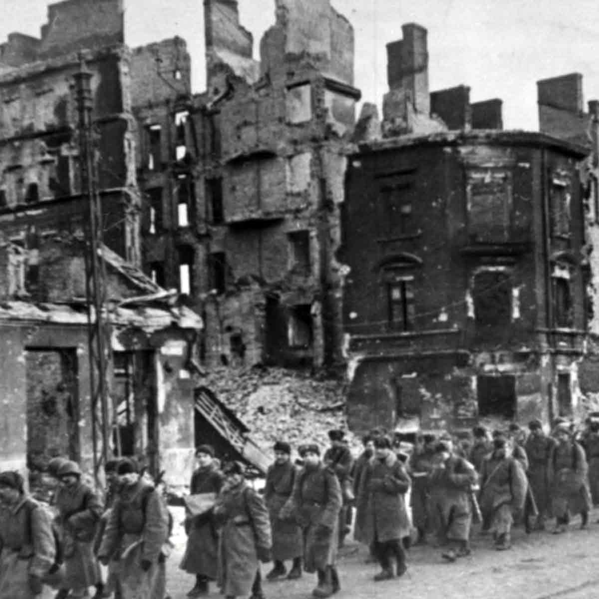 soviet army warsaw 1945