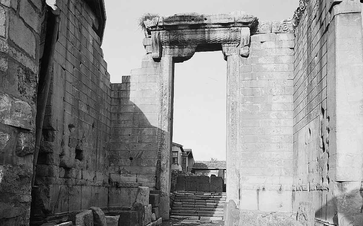 temple augustus ancient rome