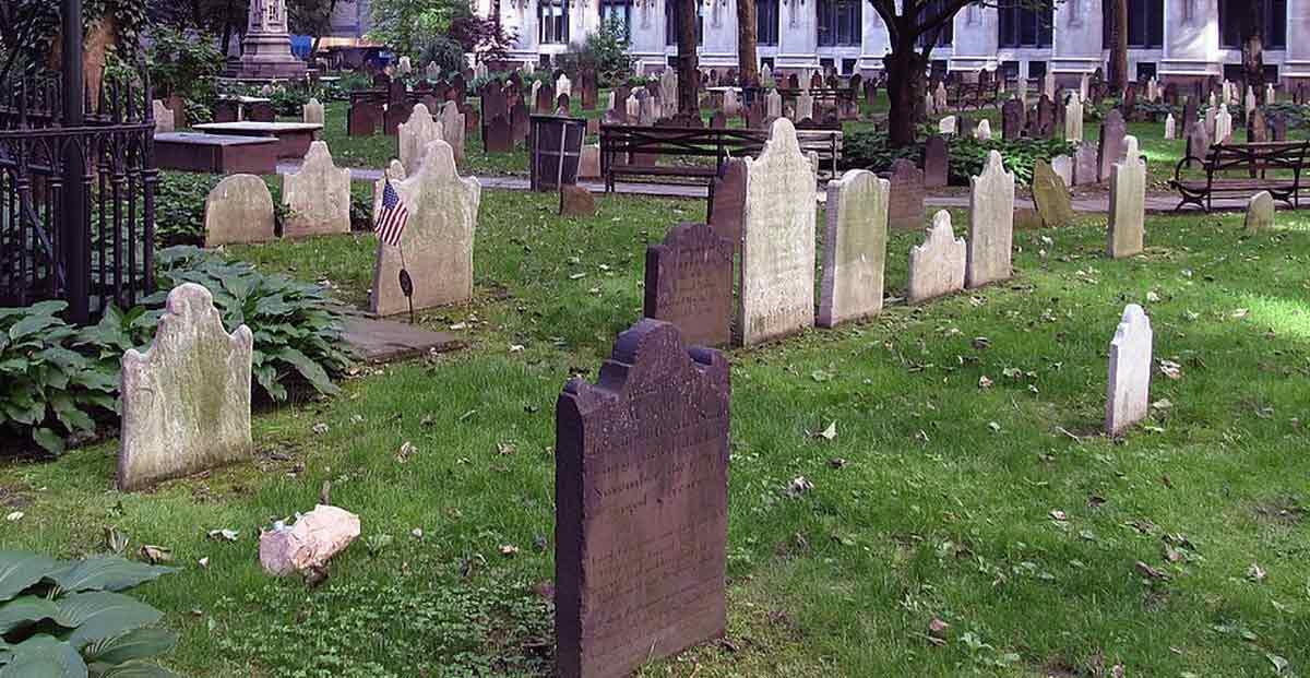 trinity church cemetery graves