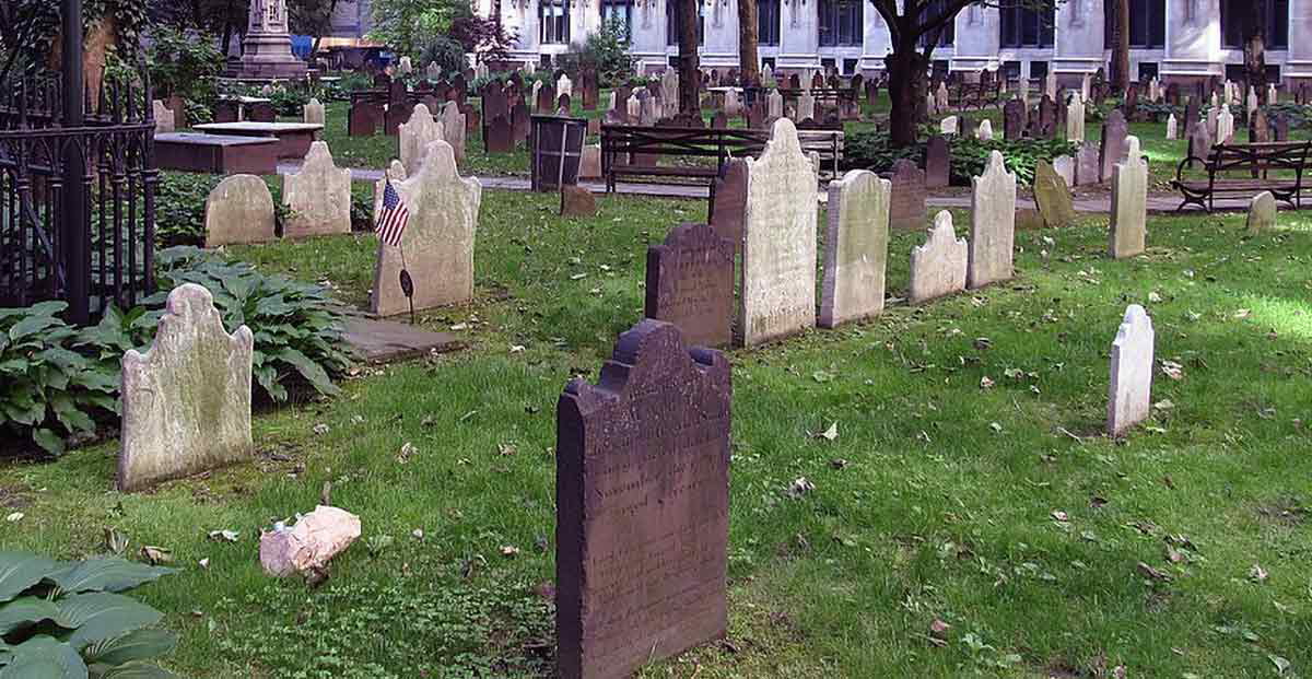 trinity church cemetery graves