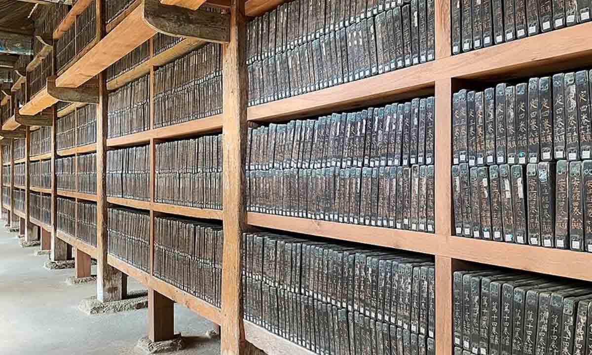 wooden blocks tripitaka koreana