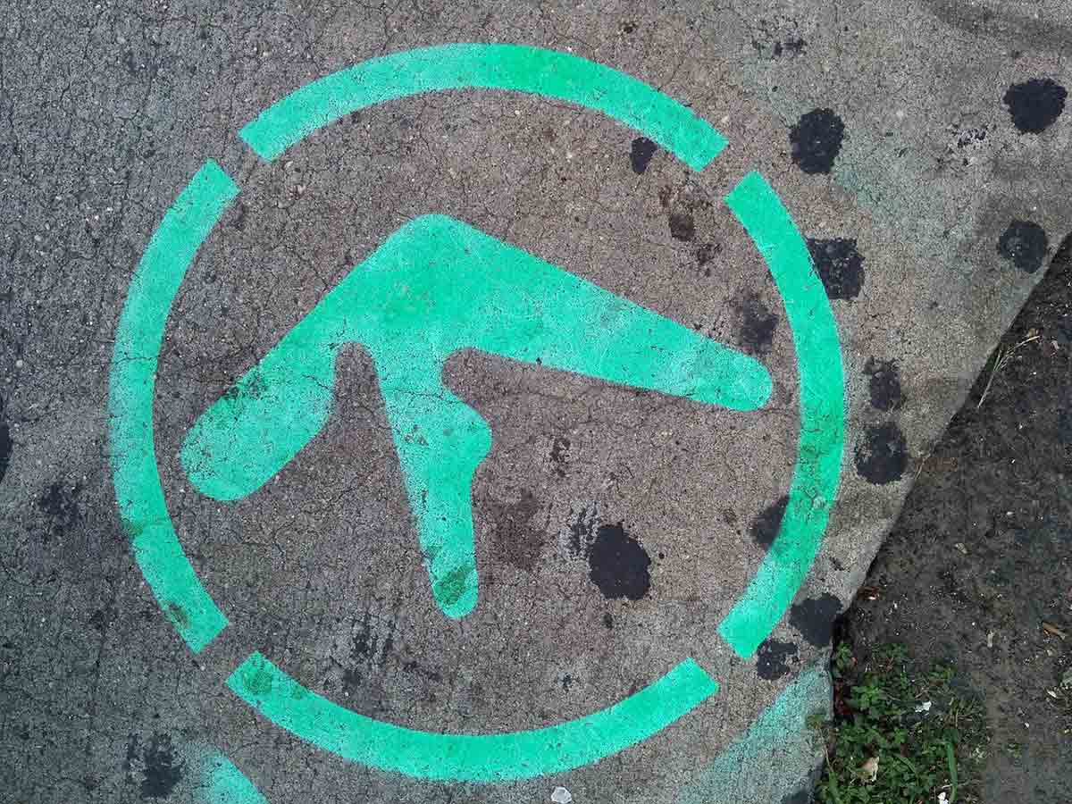 aphex twin street art chaos magic