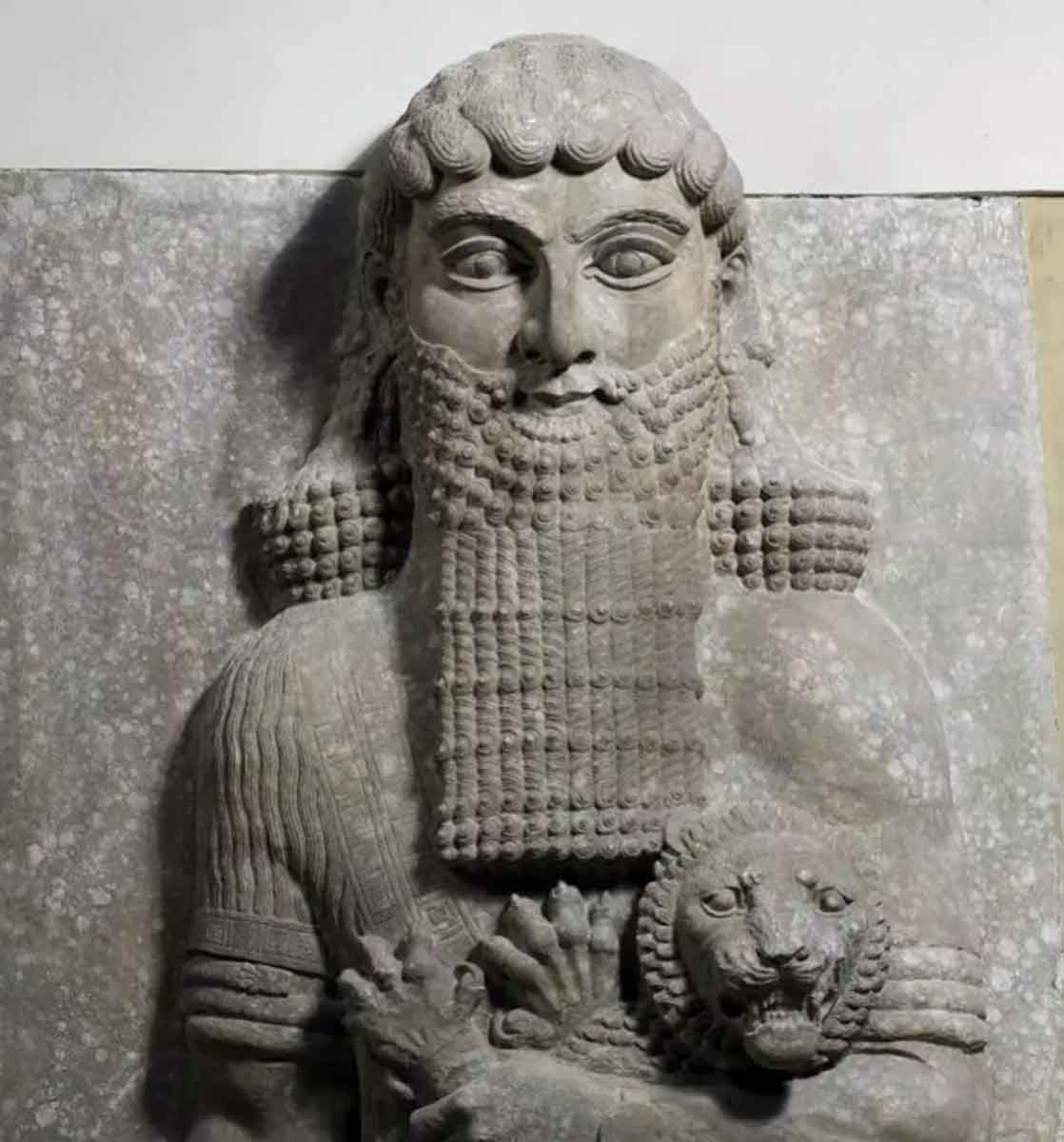 gilgamesh lion louvre