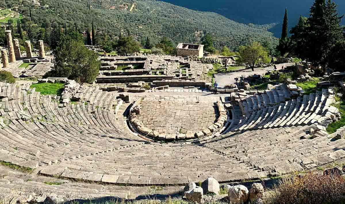 greek ruins delphi