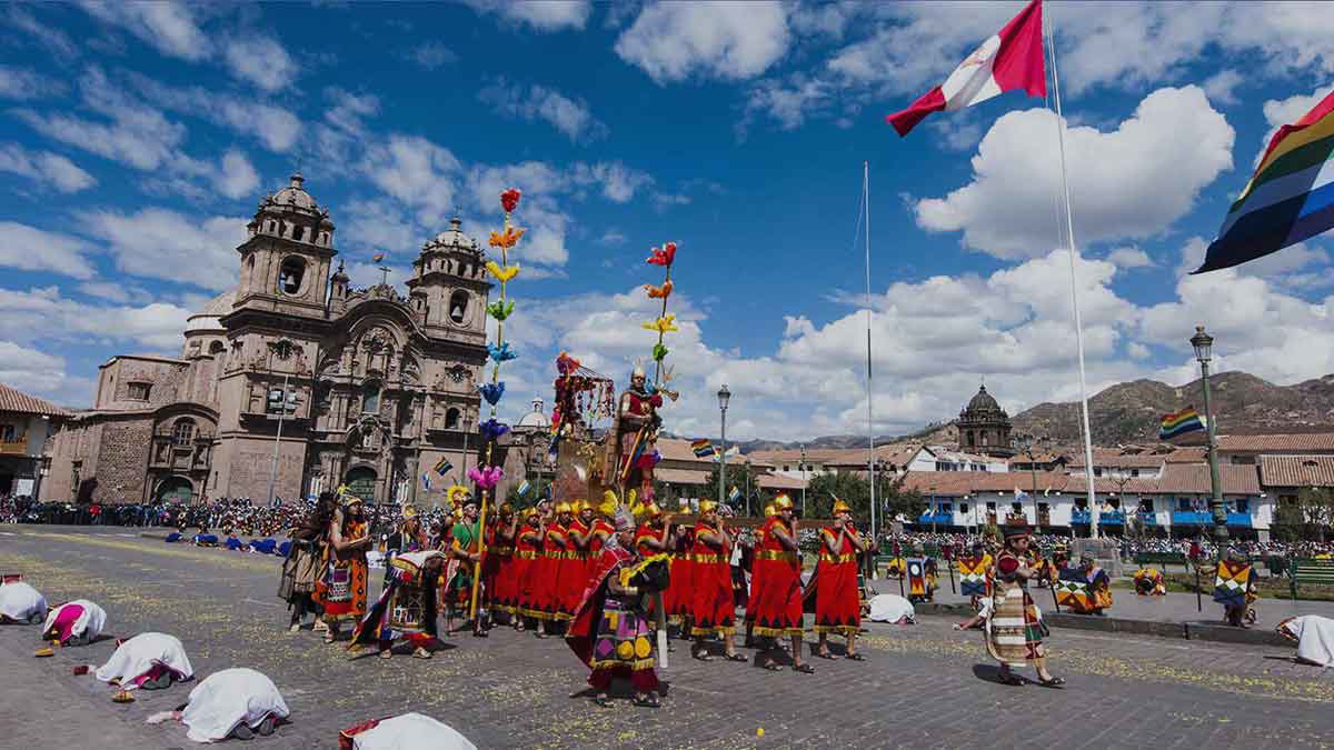 inti raymi plaza de armas cusco