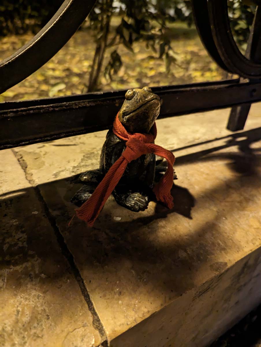 kermit budapest statue
