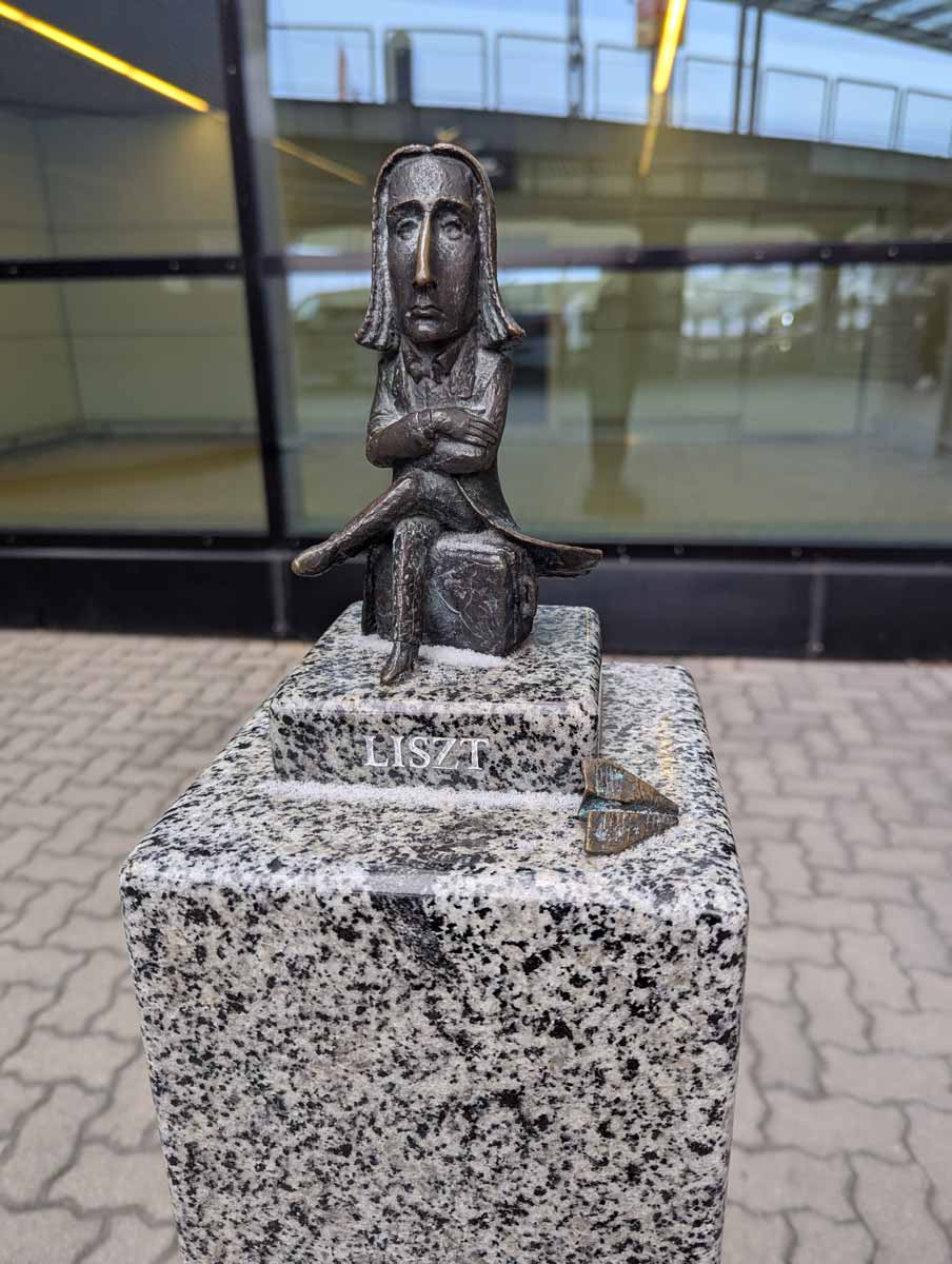 liszt budapest statue