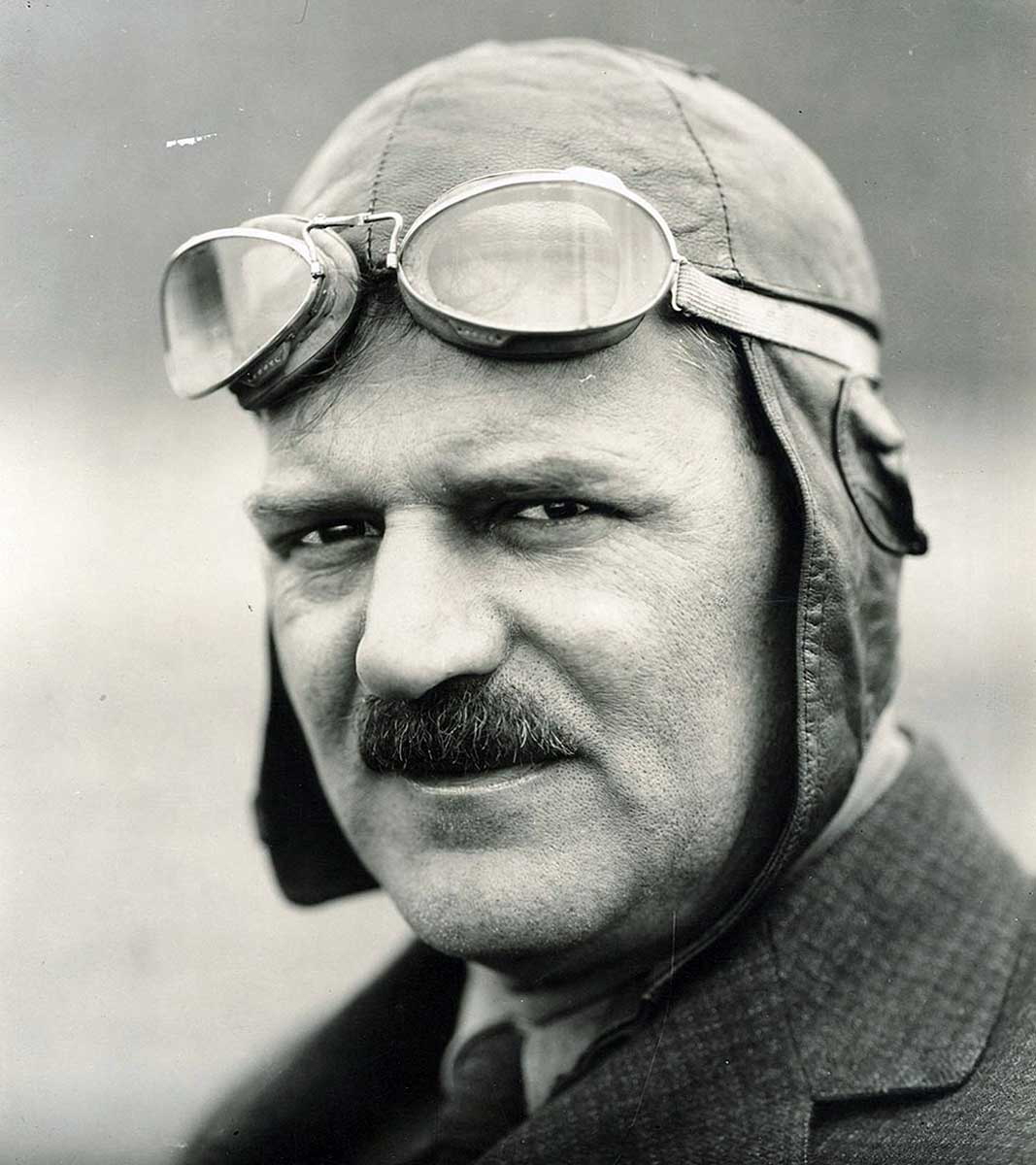 louis chevrolet christmas day