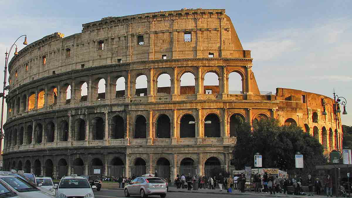 main photo colosseum rome italy