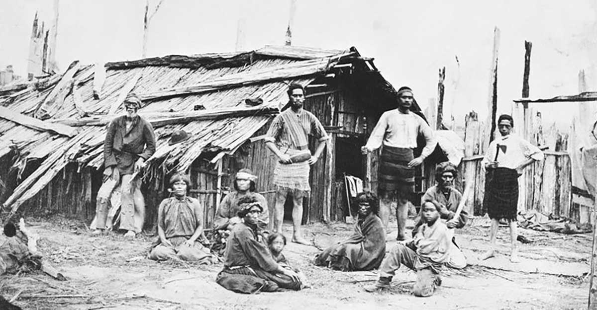maori pa village men