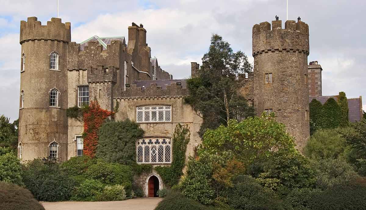 medieval castle european architecture history