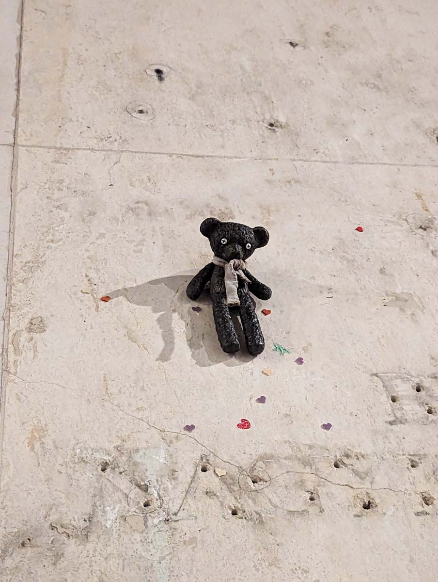 mr beans teddy budapest statue
