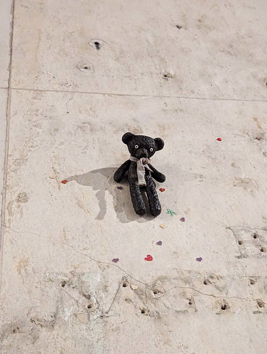 mr beans teddy budapest statue