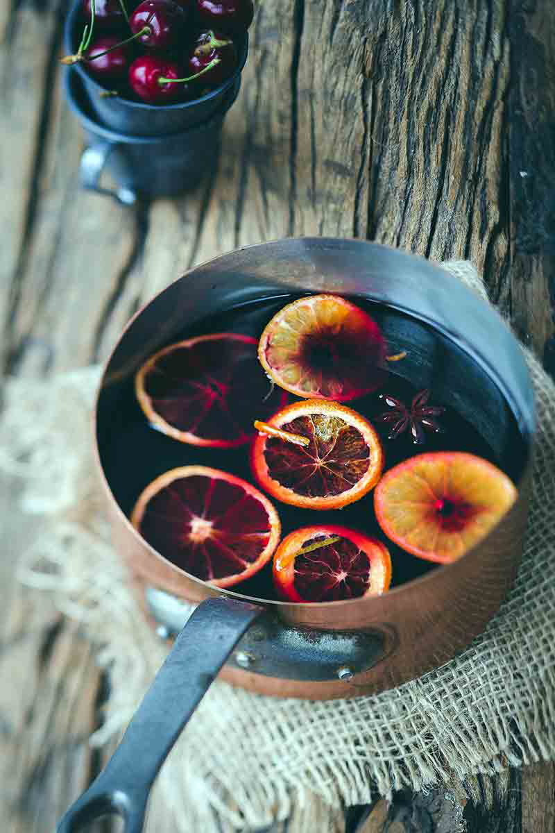 mulled wine in saucepan victorian christmas