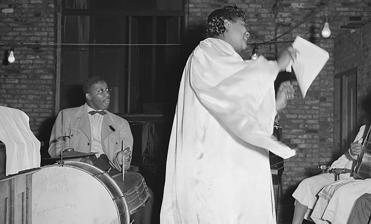 pentecostal church singing