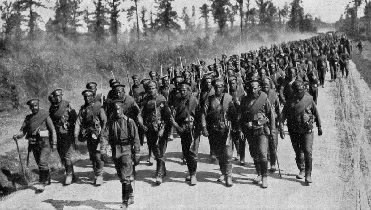 russian troops marching
