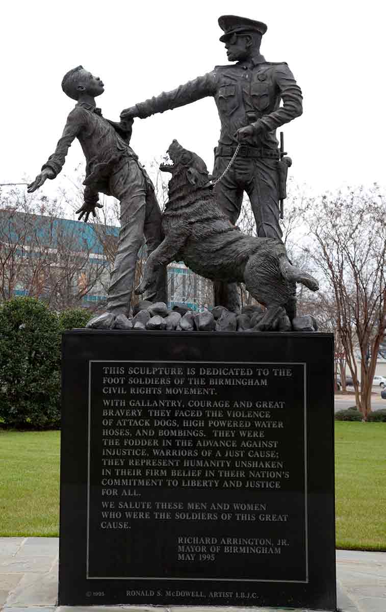 sculpture dedicated to foot soldiers