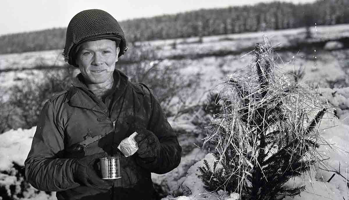 soldier trench small christmas tree