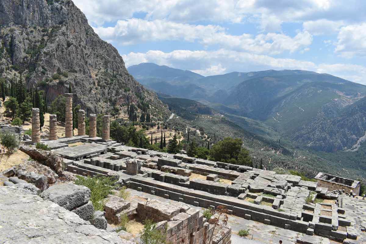 temple of apollo delphi
