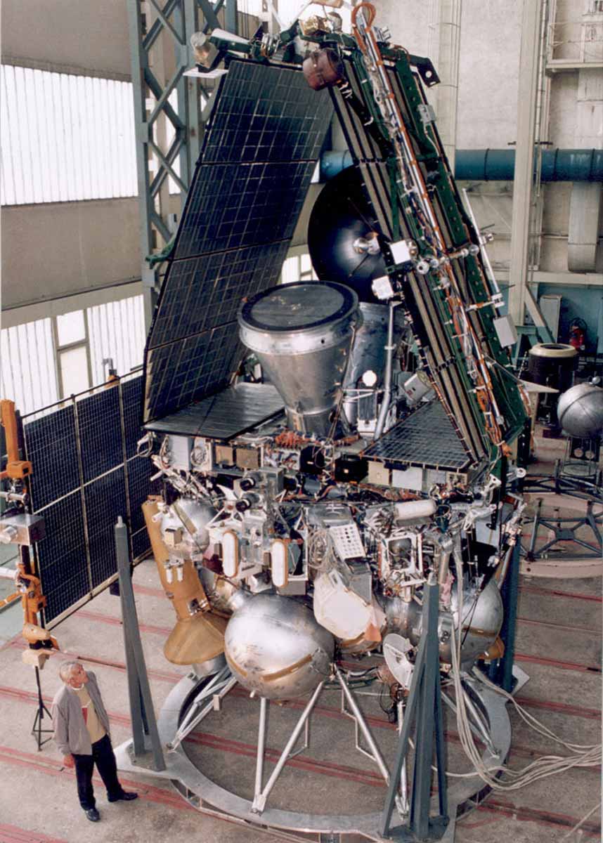 Mars96 probe assembly