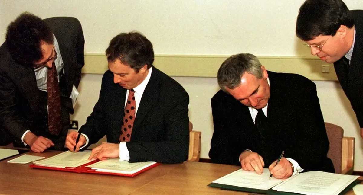 Signing Good Friday Agreement