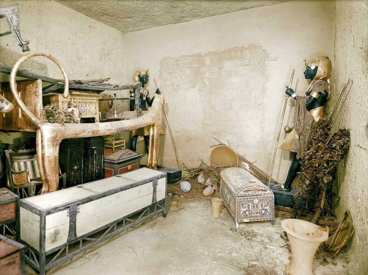 Tutankhamun Tomb Portage