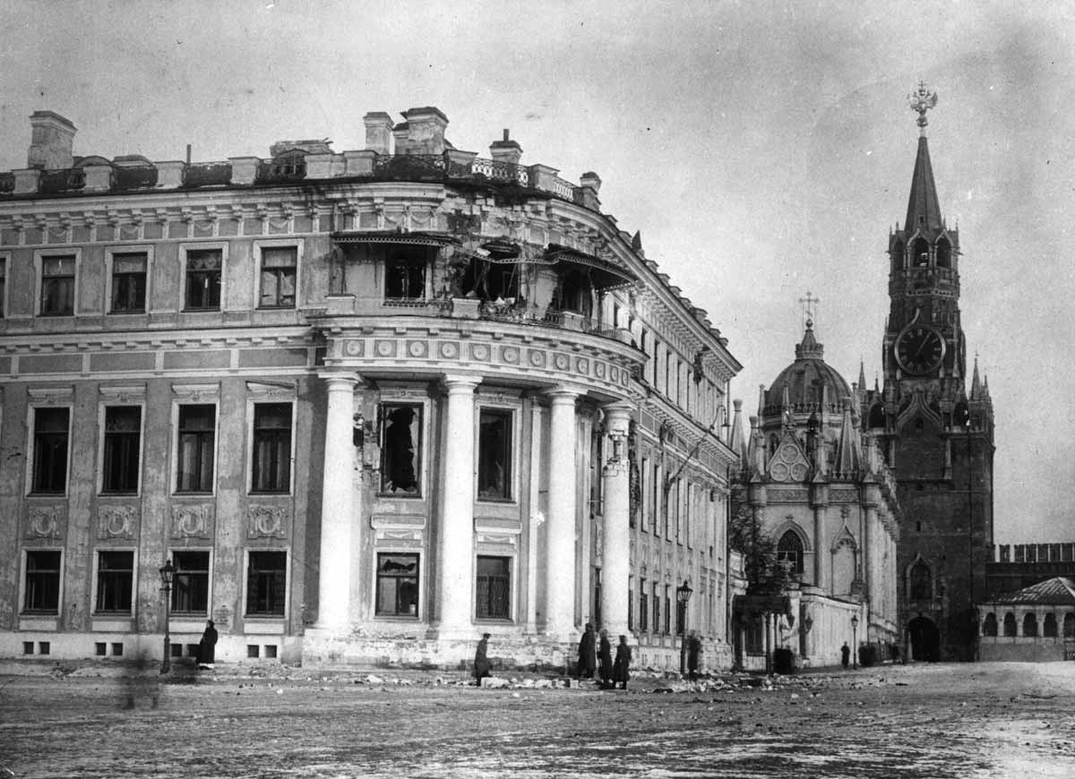 bolshevik fighting moscow
