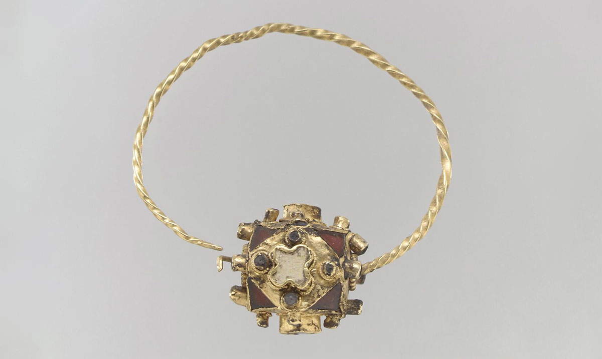 charlemagne earrings